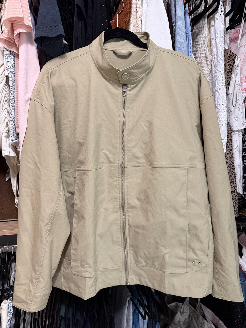 Men’s Lululemon zip up jacket size XL